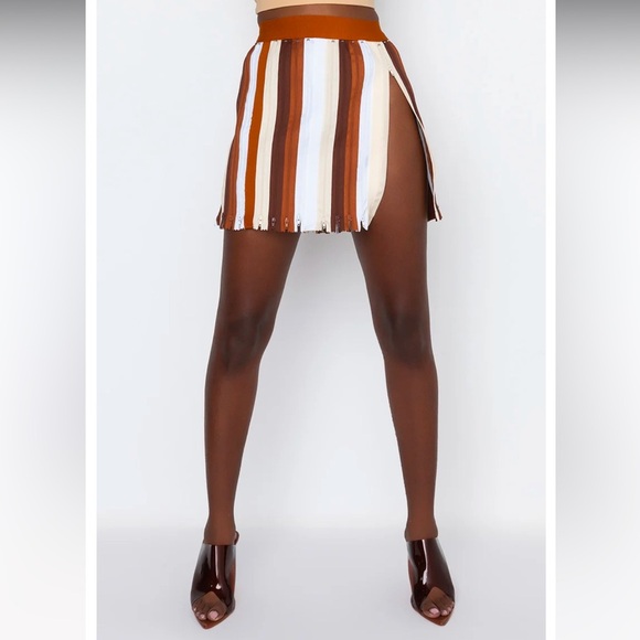 NWOT Akira Zipper Skirt - Picture 2 of 12